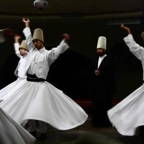 Introduction à la danse soufie - Derviche Tourneur - Wirling Dervish